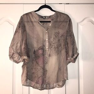 Love 21 - Winged Sheer Blouse